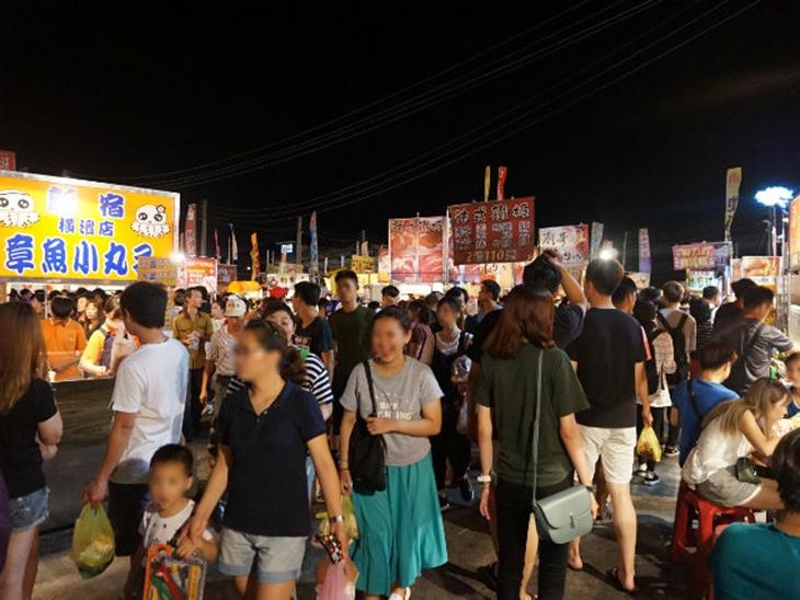 日本のお祭りみたいな雰囲気です！