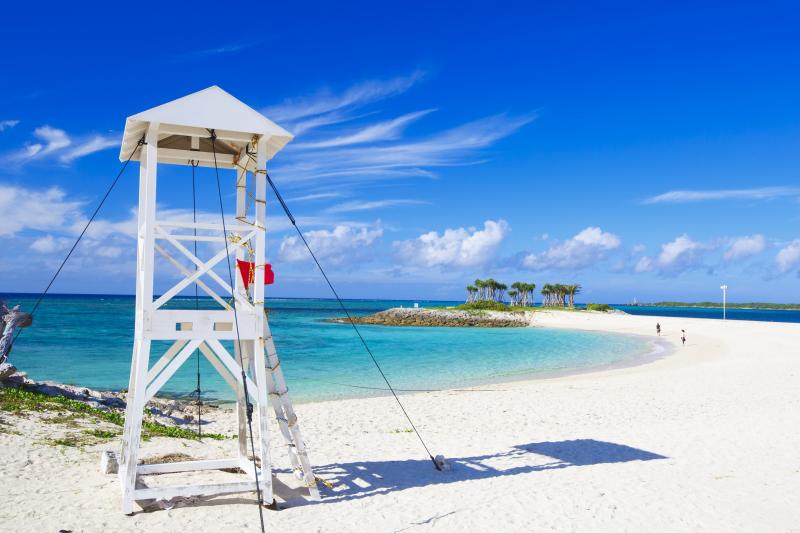 遊泳期間中は監視員さんが常駐しています