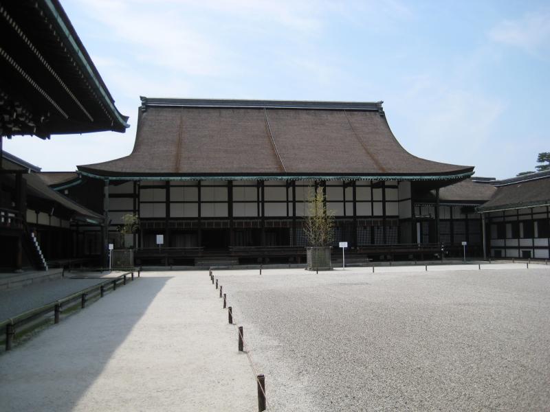 天皇の生活の場であった清涼殿