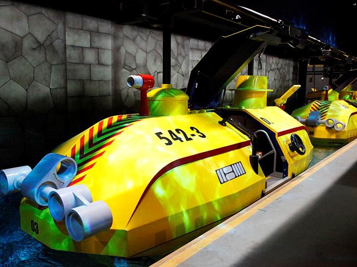 レゴ潜水艦に乗って、神秘的な海の世界へGO！