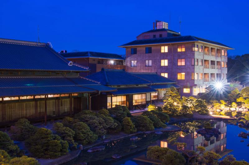 柳川藩主立花邸（御花）-夜の松濤園