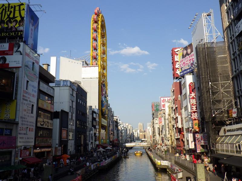 川辺の遊歩道、とんぼりリバーウォークもおすすめ