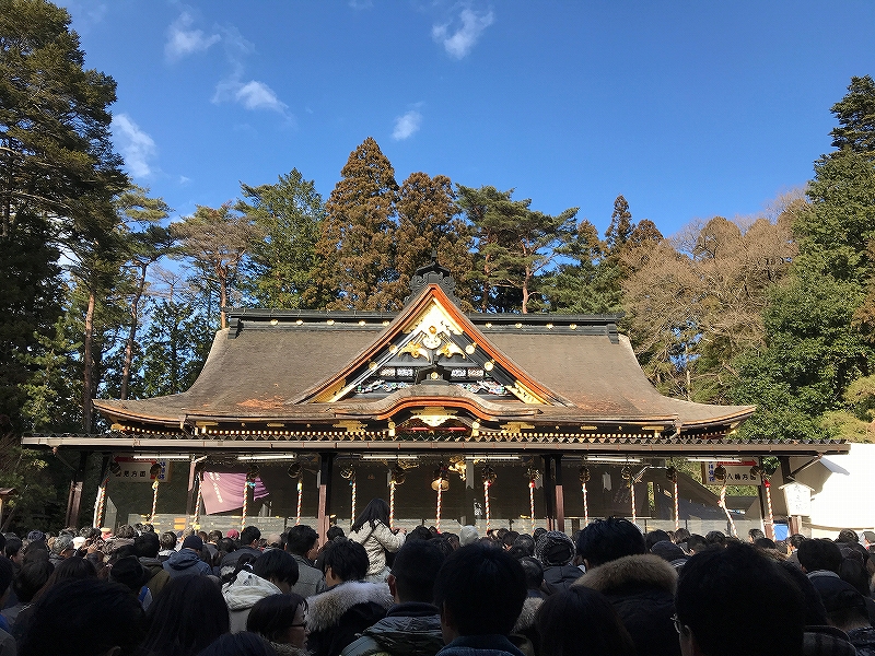 初詣の大崎八幡宮。人でごった返しています