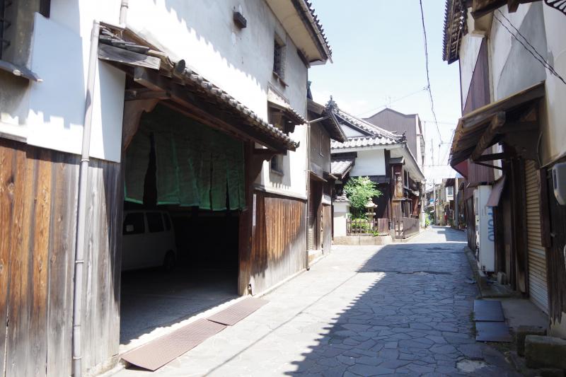 趣深いたたずまいの町並み
