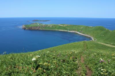 礼文島の西海岸。ゴロタ岬付近からスコトン岬方面を望む