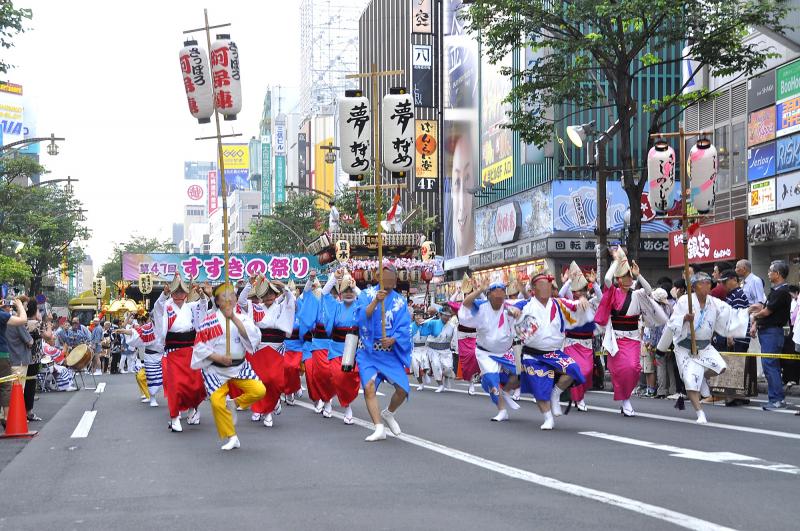 「すすきの祭り」は夏の恒例行事