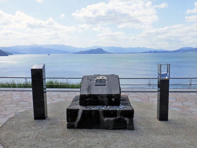 志賀島-金印公園。「漢委奴国王」と刻まれたモニュメントがある