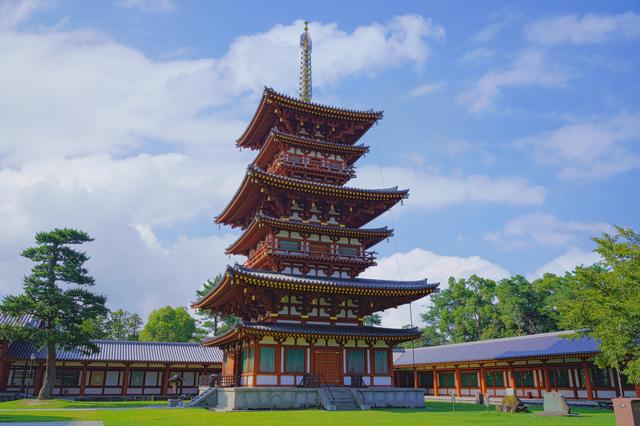 1986年に復興された西塔