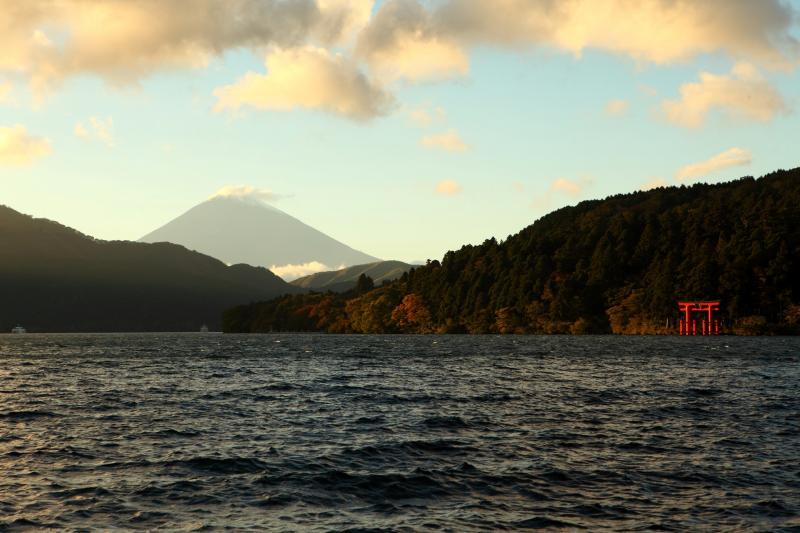 一帯が赤く染まる夕景も見事です