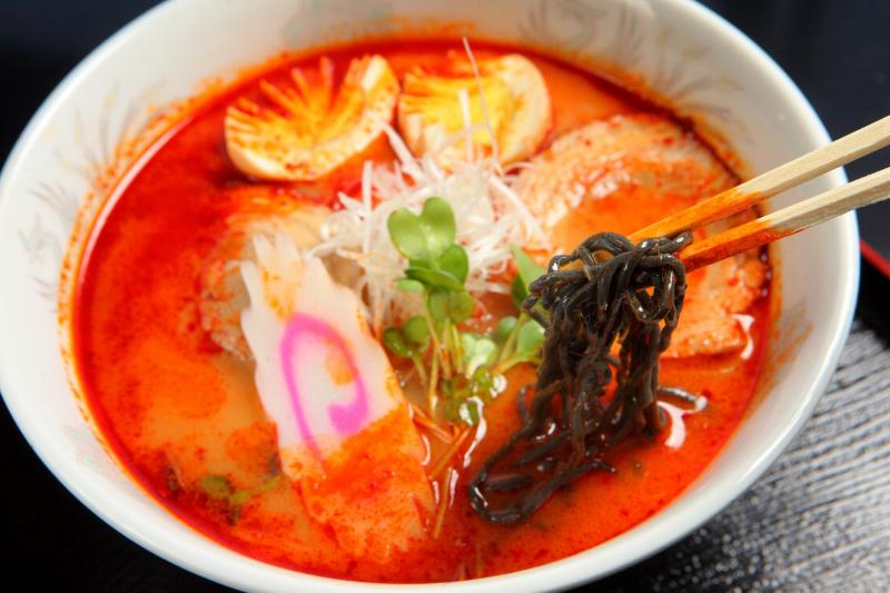 極楽茶屋の赤池地獄の黒ラーメン