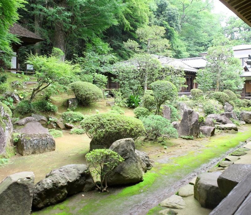 本堂裏手にある庭園「香爐峯」