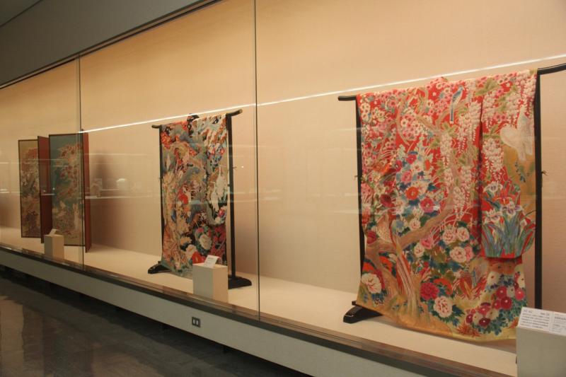 加賀友禅など、石川県固有の伝統文化も紹介（内容は展示変えにより異なる）