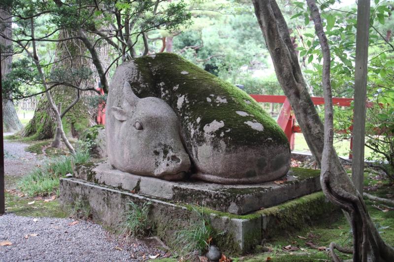 旧帝展作家の都賀田勇馬（つがた ゆうま）氏が奉納した夢牛