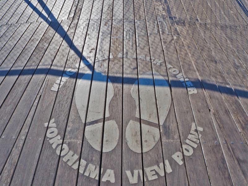 「横浜三塔」のビューポイントにはこんなマークがあります