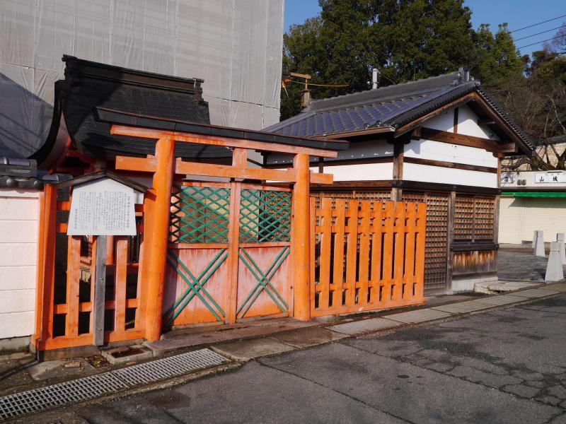 采女神社は1年に数日しか開かず、ここのお守りは超レア