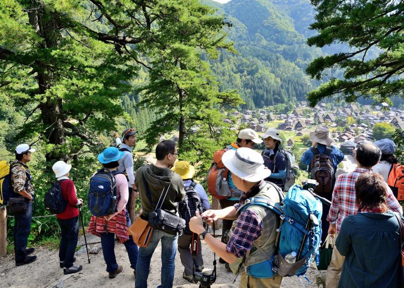 昼前後の時間帯は混雑することがあります
