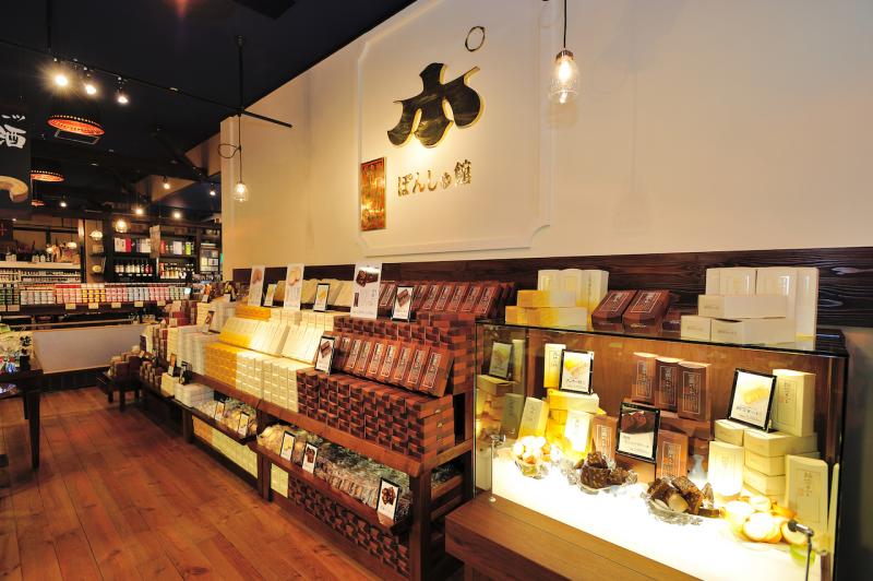 定番から県民も知らない超レア品までがそろう「越後魚沼商店」