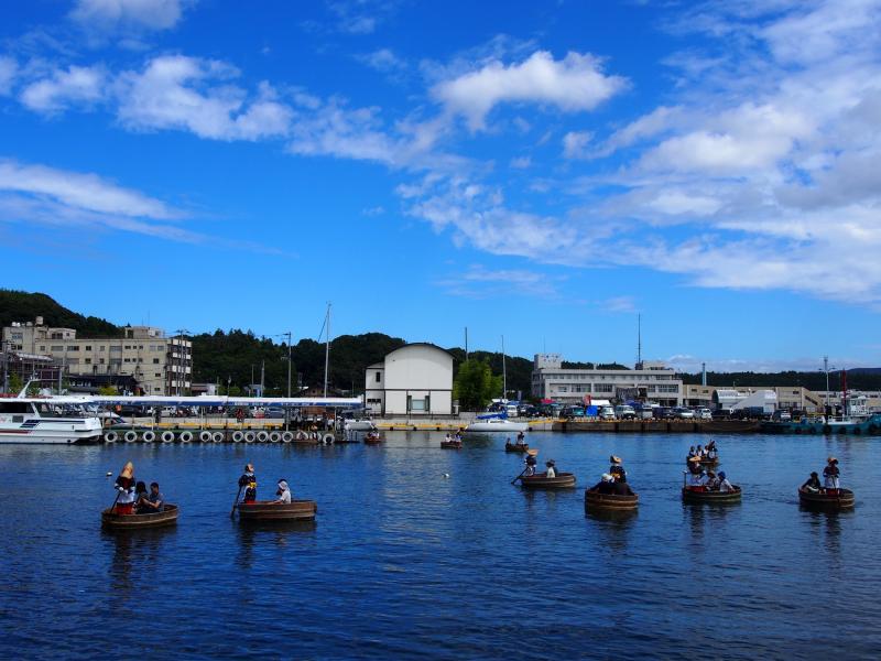 ゆったりと舟に揺られて、ノスタルジックな海上散歩はいかが？