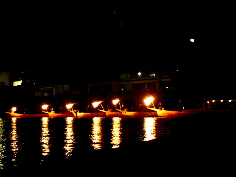 鵜舟が横一列となる「総がらみ」は幻想的ですらあります