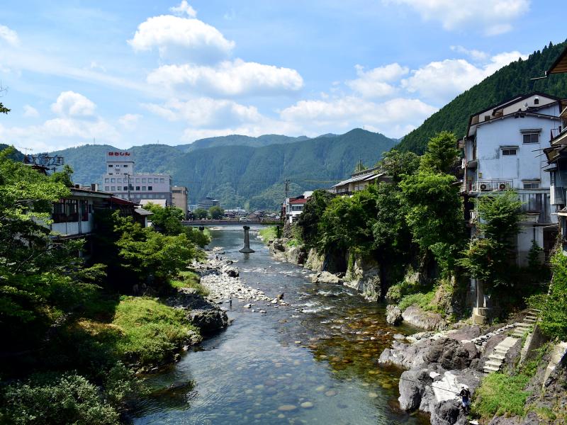 清流吉田川を新橋から