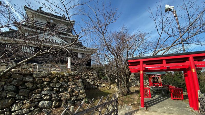 浜松城の天守閣は、3階に登ることができ、景色がよく見えます。